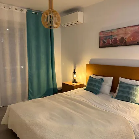 Seaview & Jacuzzi Sea View شقة *